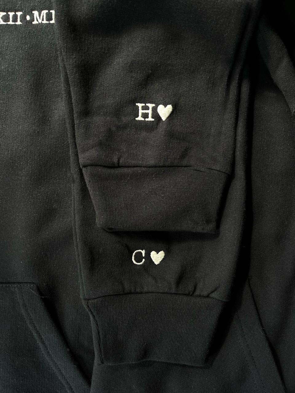 CAMISOLA COM DATA E INICIAL EM NÚMEROS ROMANOS